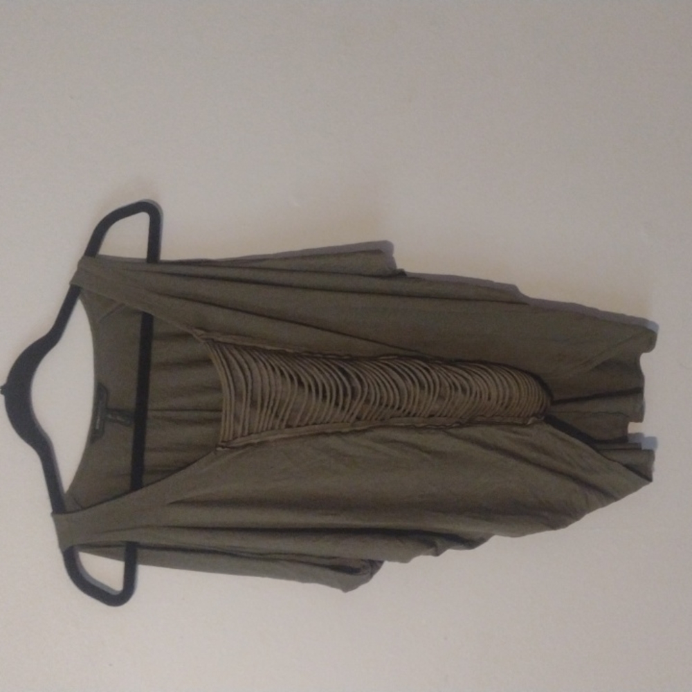 BCBG MAXAZRIA Green flowy dressy shirt